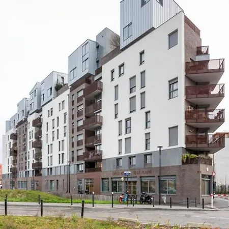 Double A Proximite De Paris Bed & Breakfast