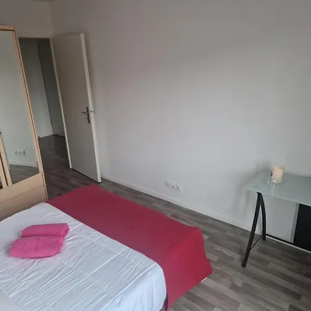 Double A Proximite De Paris Bed & Breakfast *